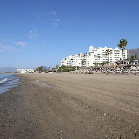 Lujo En Banana Primera Linea De Playa Apartment Marbella