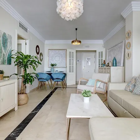 Lujo En Banana Primera Linea De Playa Marbella